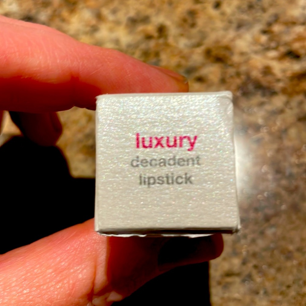 TiGi decadent Lipstick Luxury